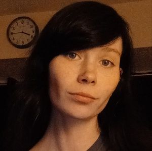 Meet your Posher, Lora